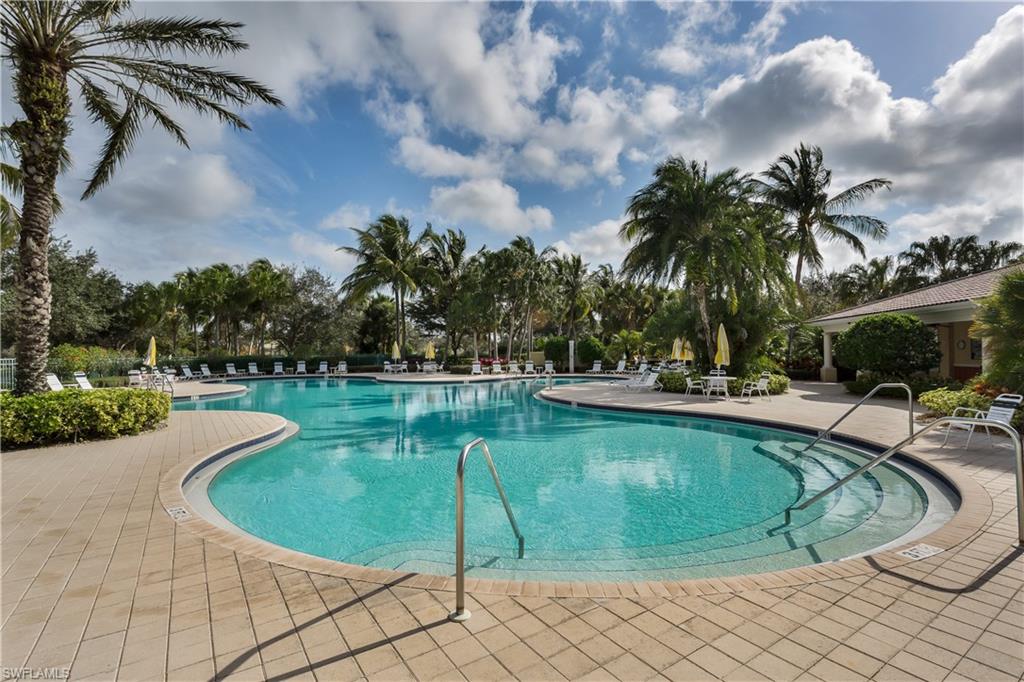 3899 Valentia WAY