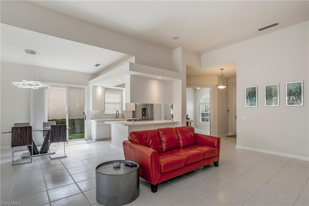 3899 Valentia WAY