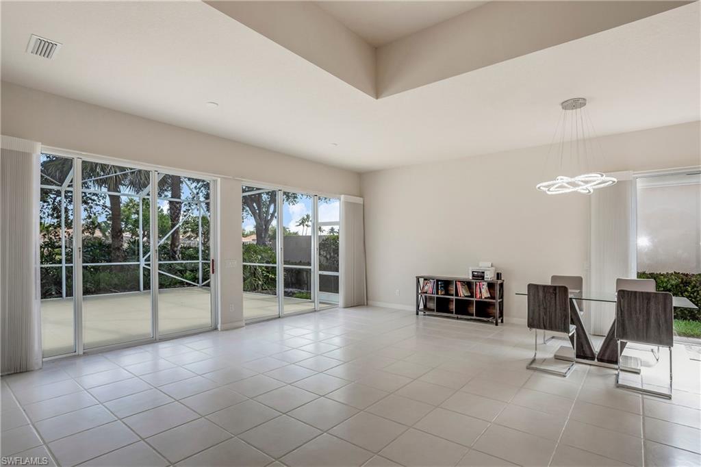 3899 Valentia WAY