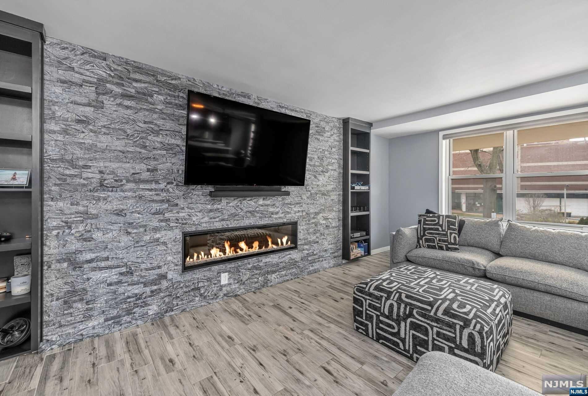 301 Beech Street 2K