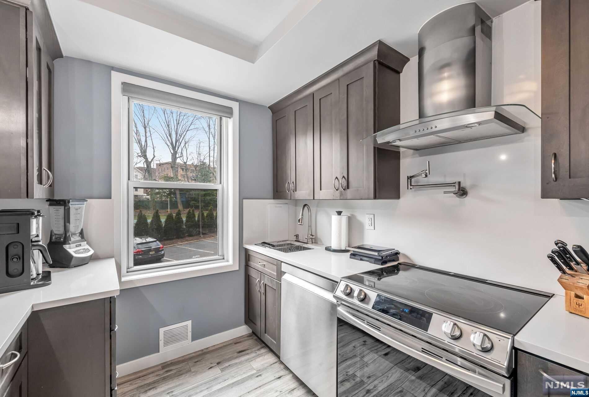 301 Beech Street 2K