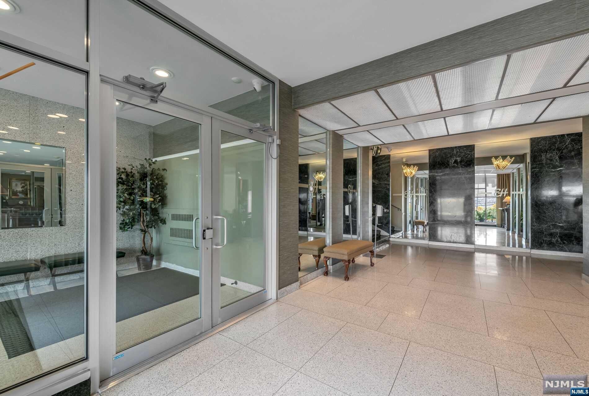 301 Beech Street 2K