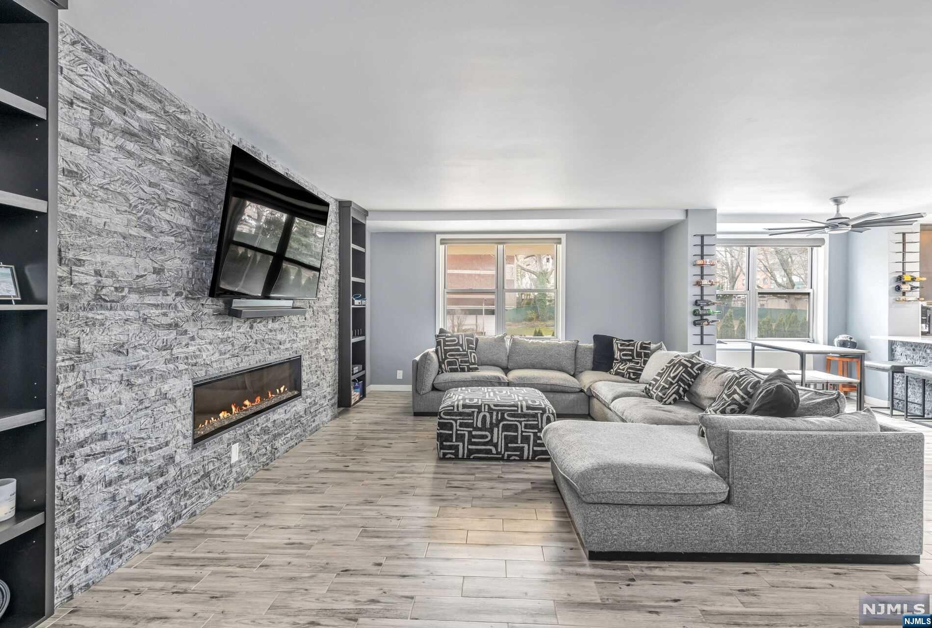 301 Beech Street 2K