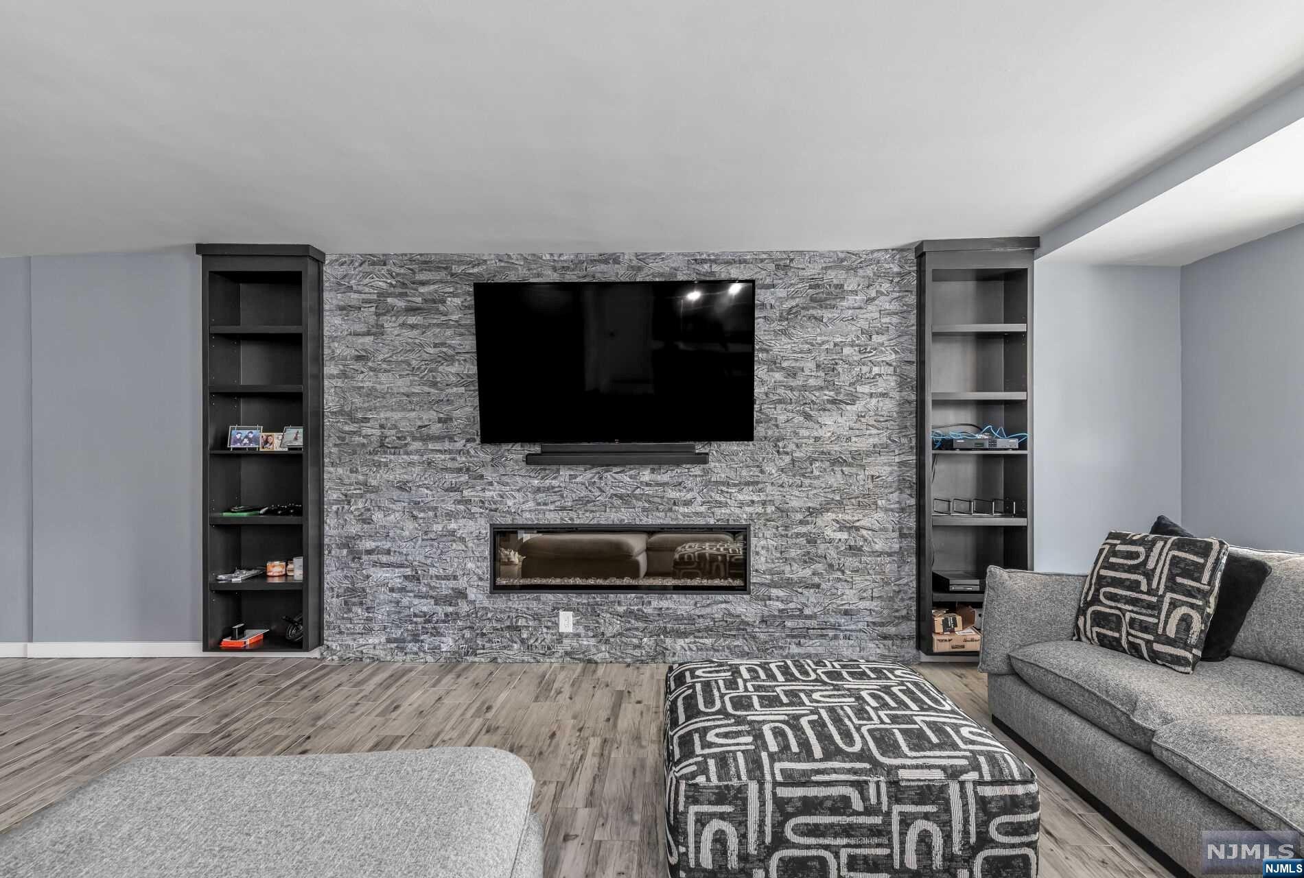 301 Beech Street 2K