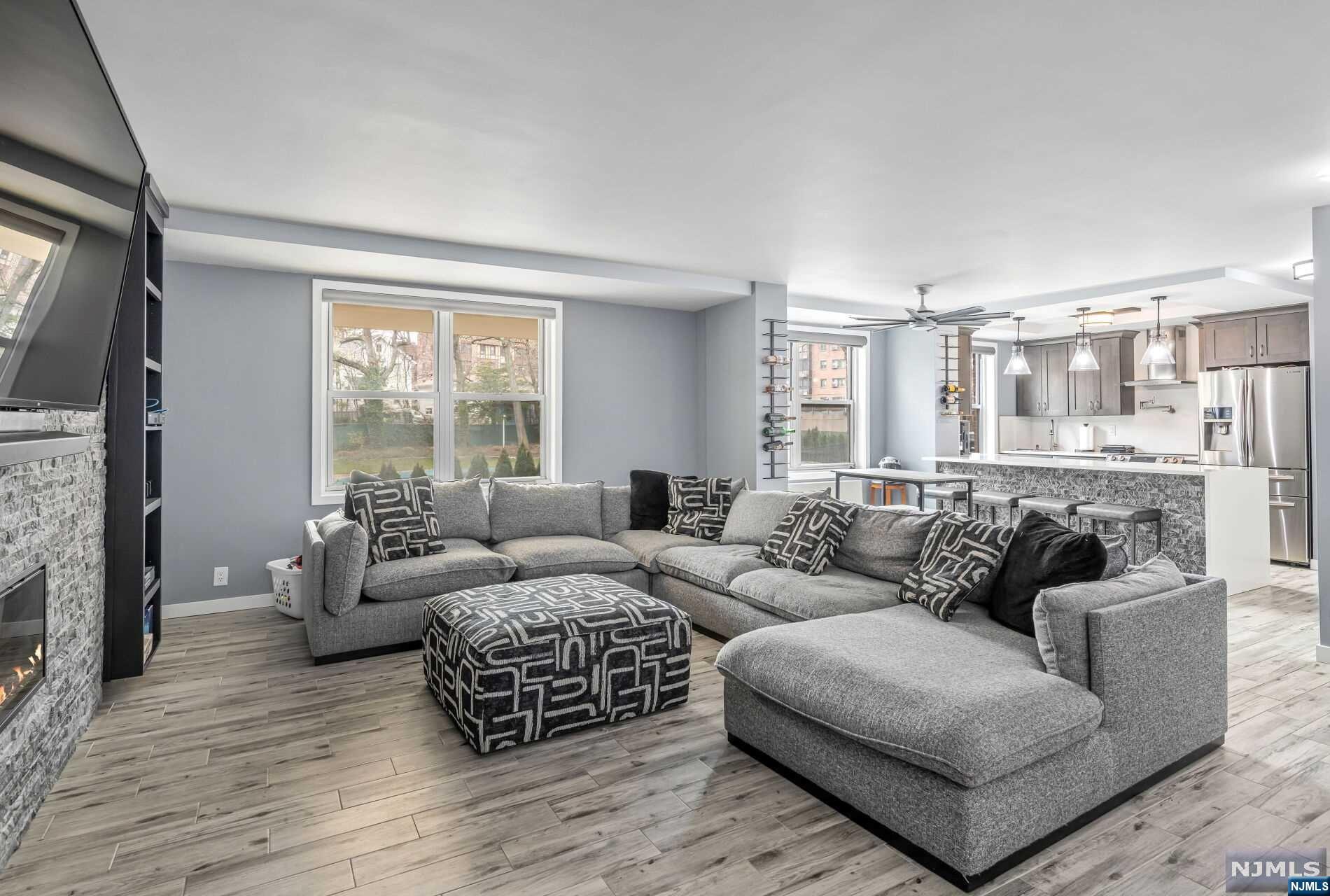 301 Beech Street 2K