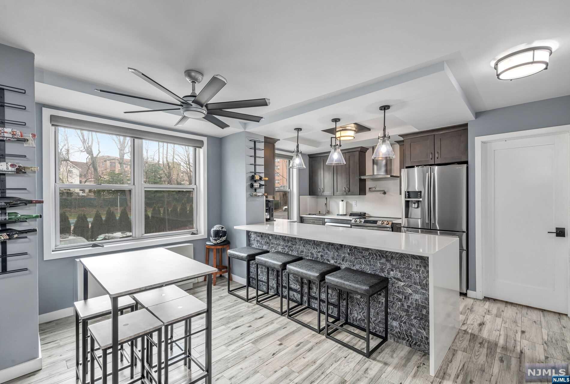 301 Beech Street 2K
