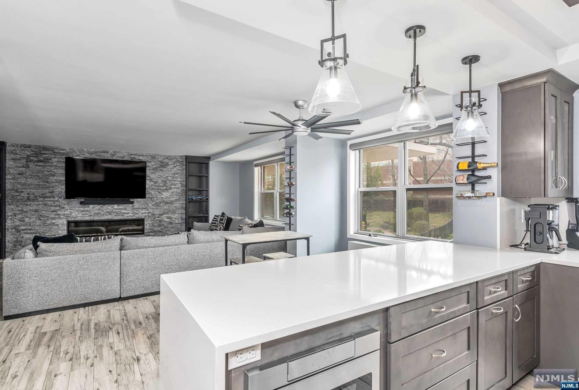 301 Beech Street 2K