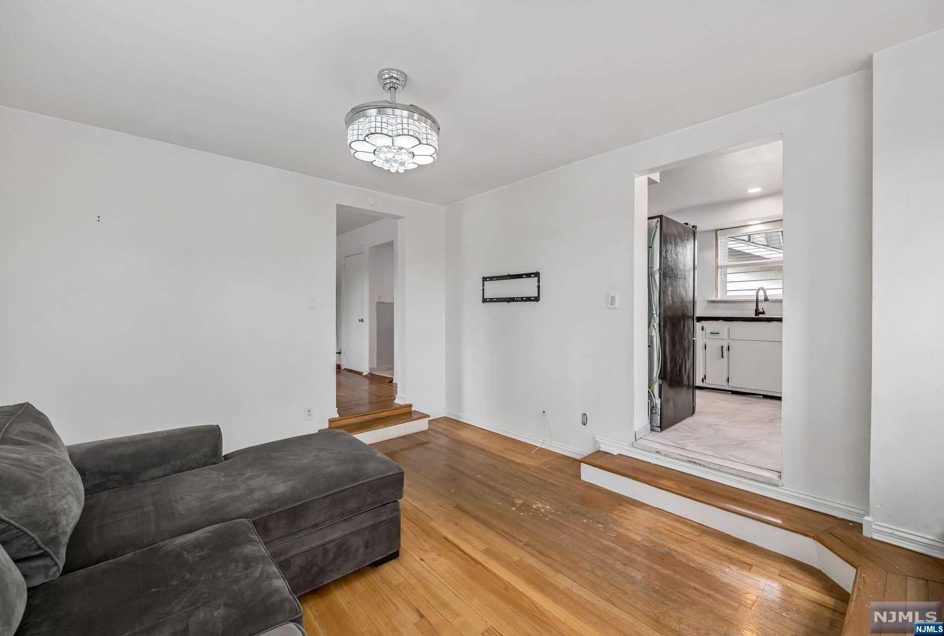 114 Columbia Avenue
