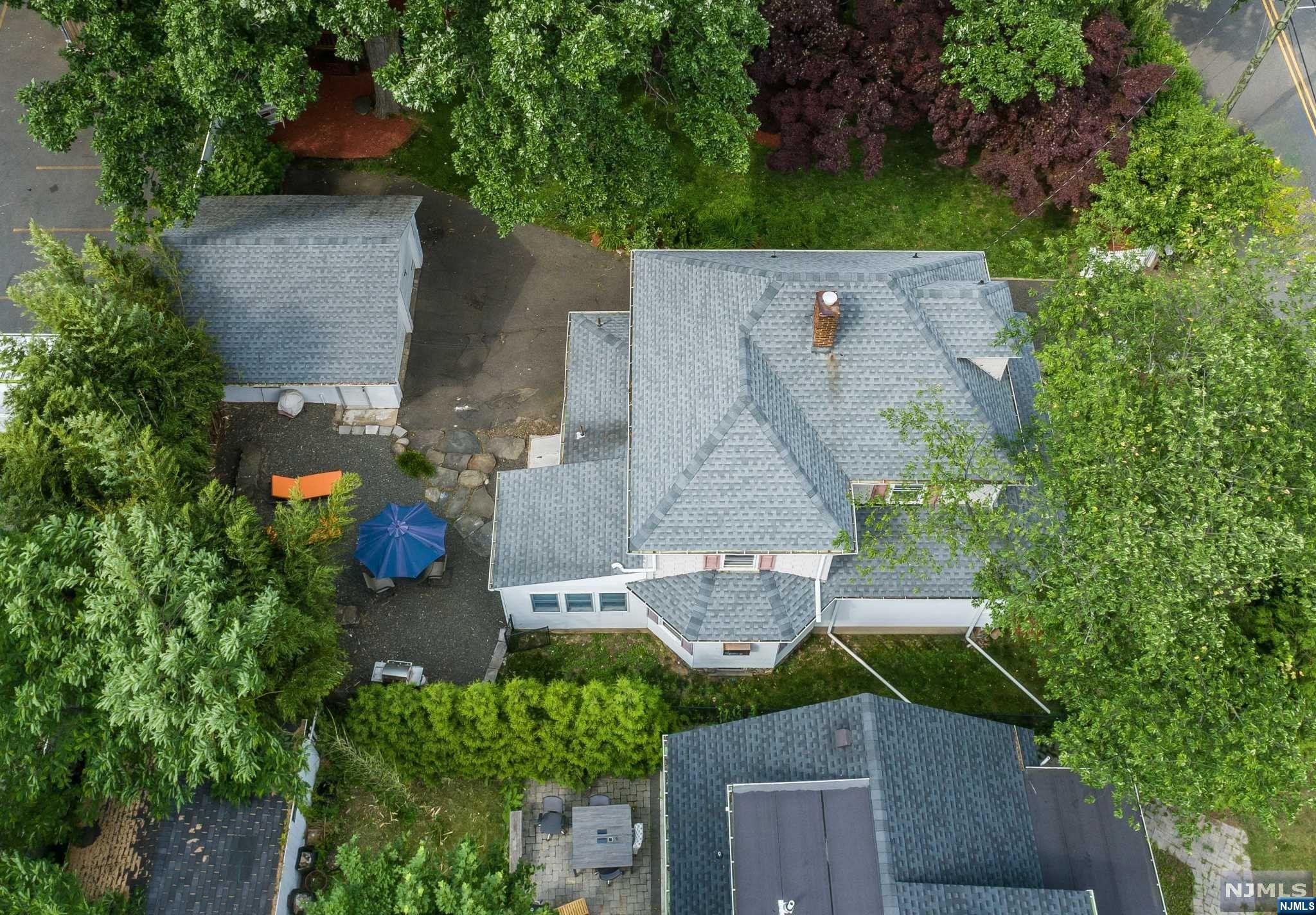 25 Erie Avenue