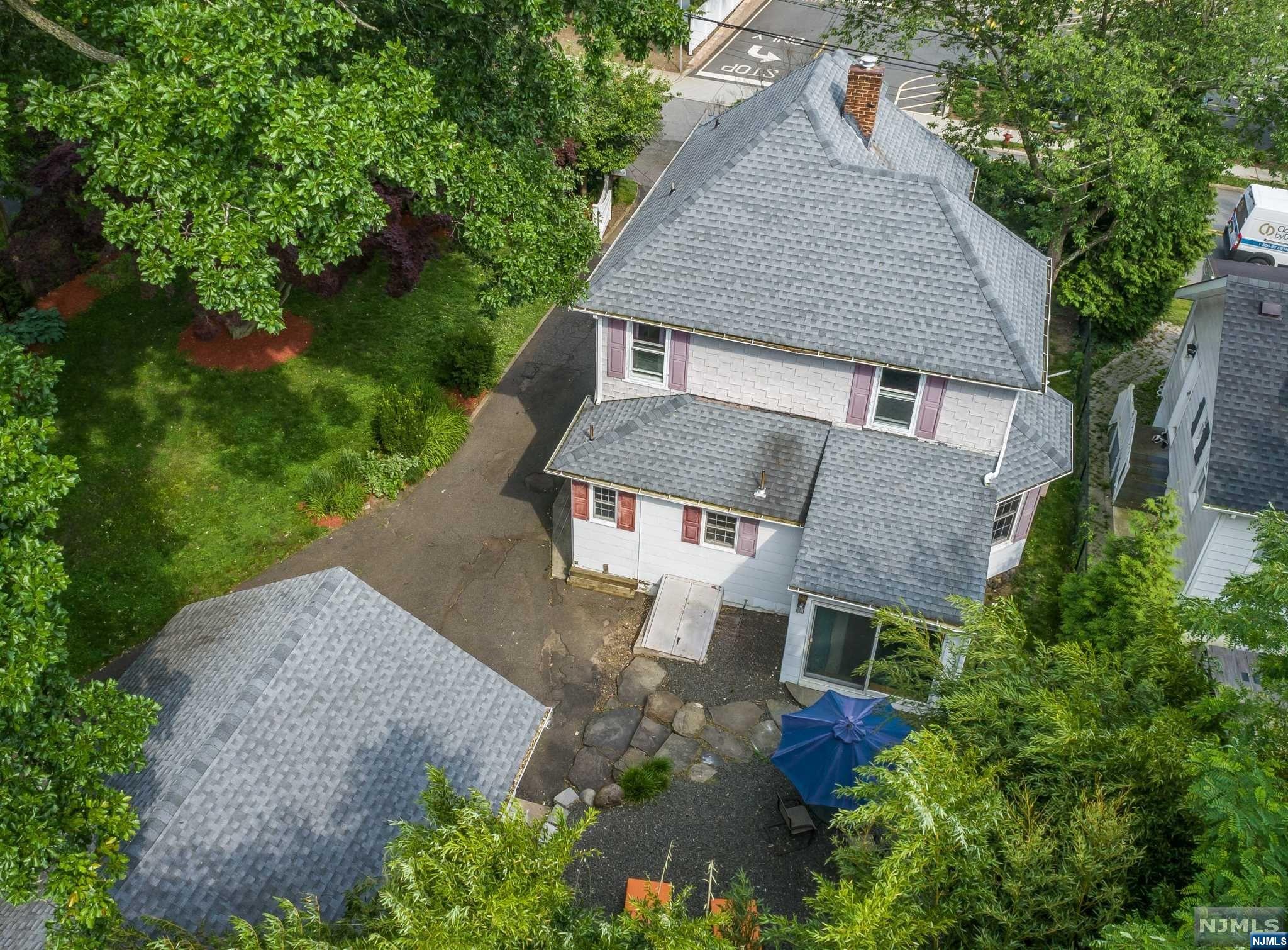 25 Erie Avenue