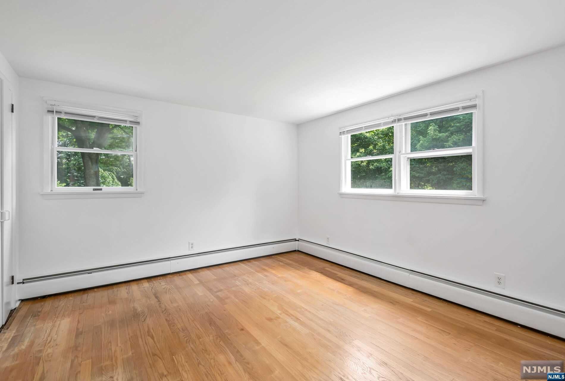 1013 Kent Place 1st Floor