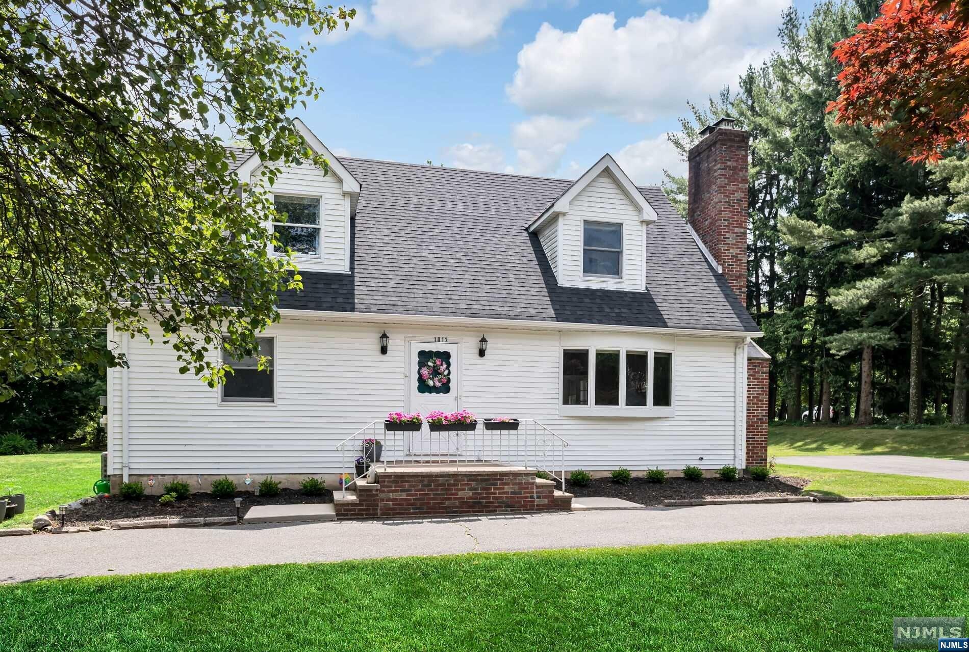 1013 Kent Place 1st Floor