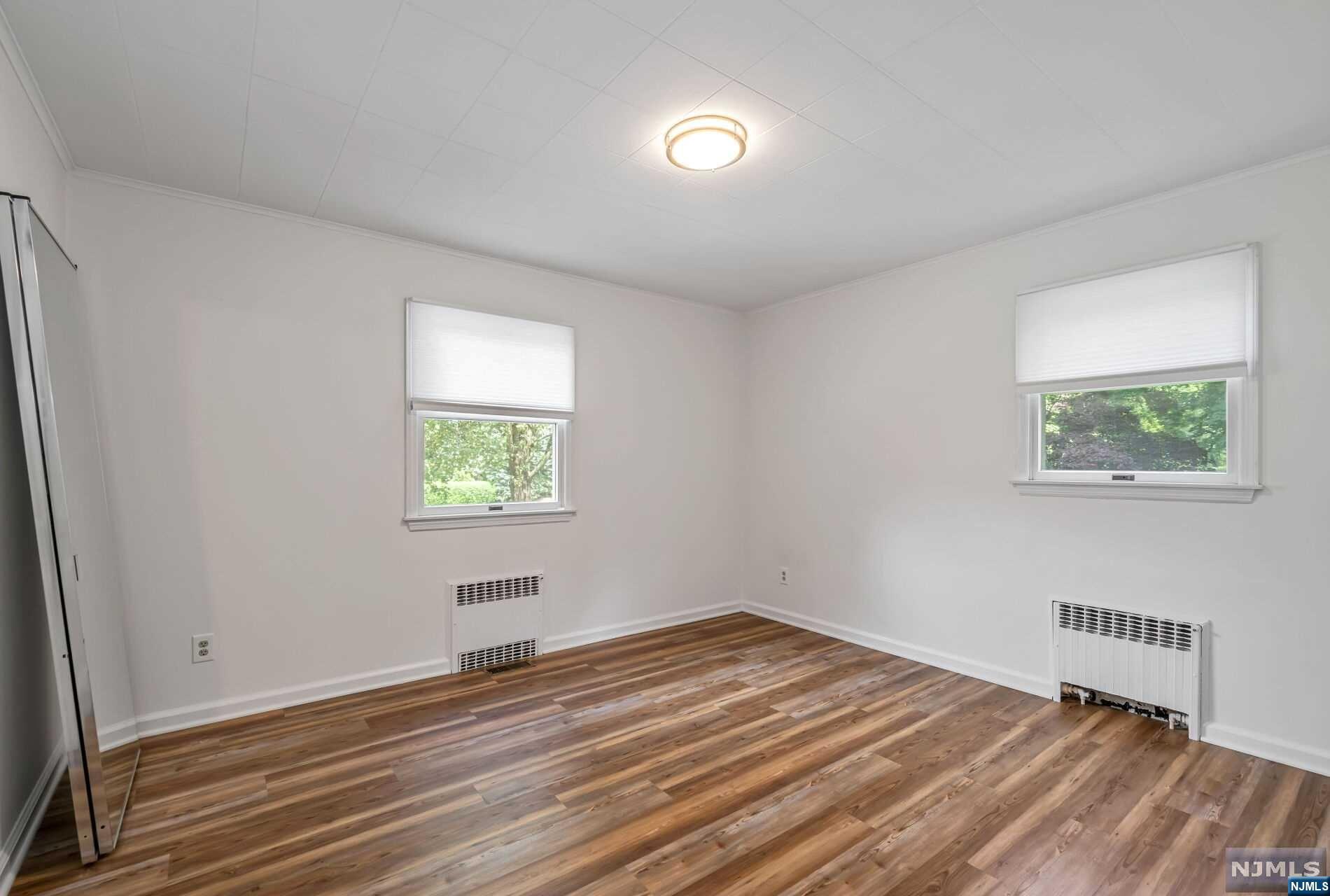 1013 Kent Place 1st Floor