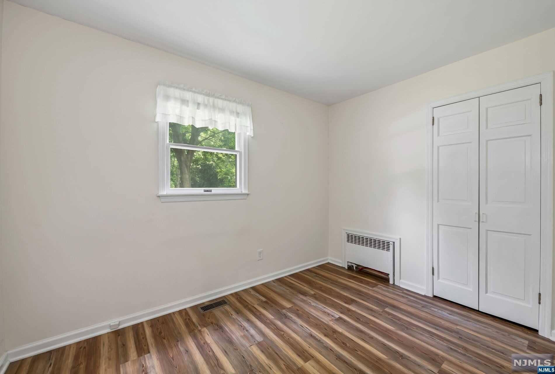 1013 Kent Place 1st Floor