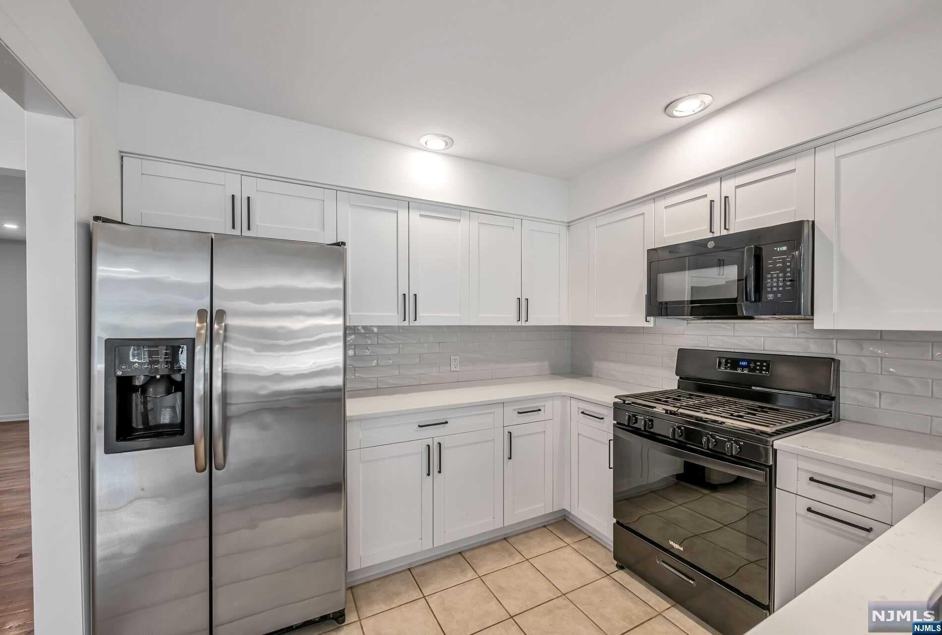 1013 Kent Place 1st Floor