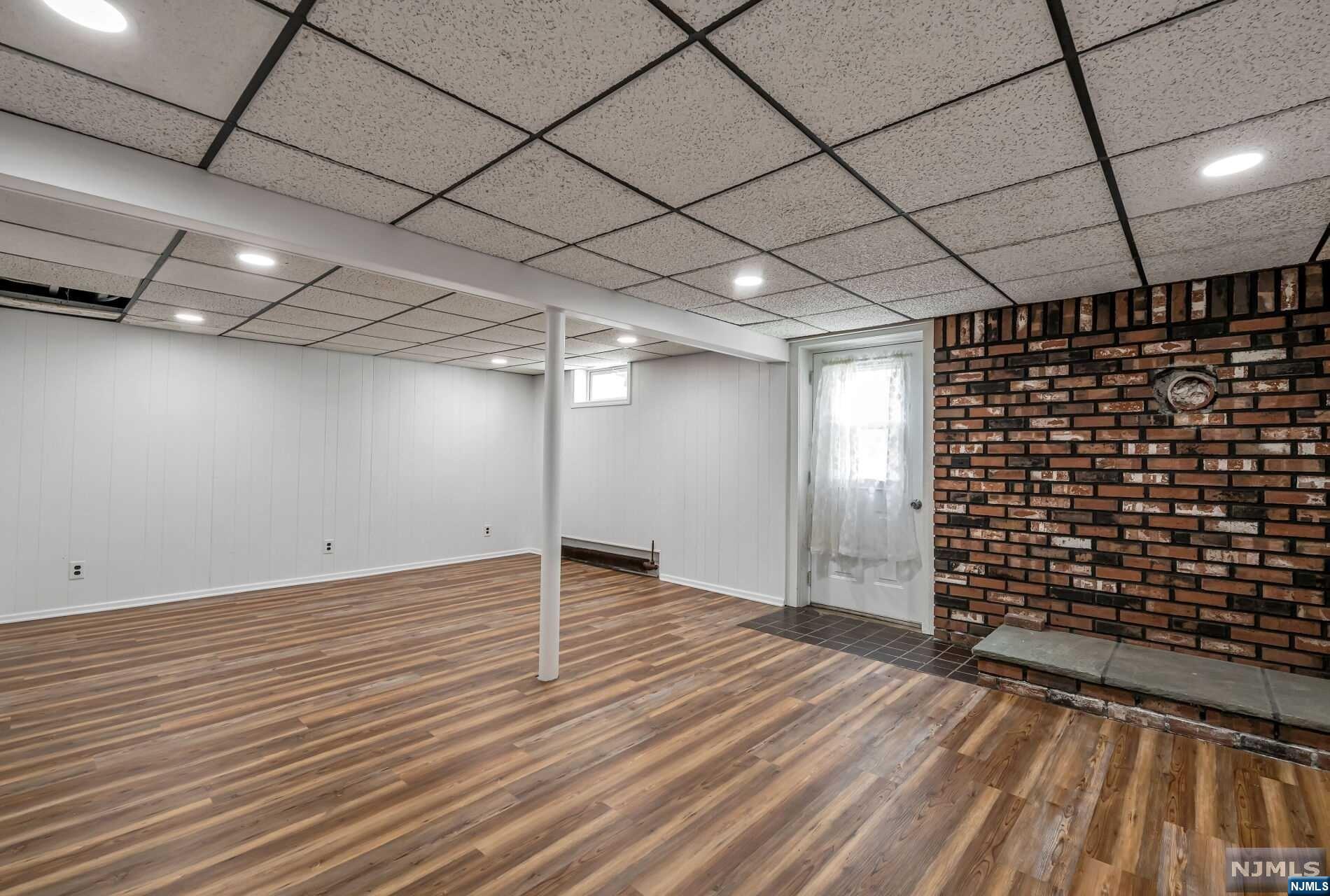 1013 Kent Place 1st Floor