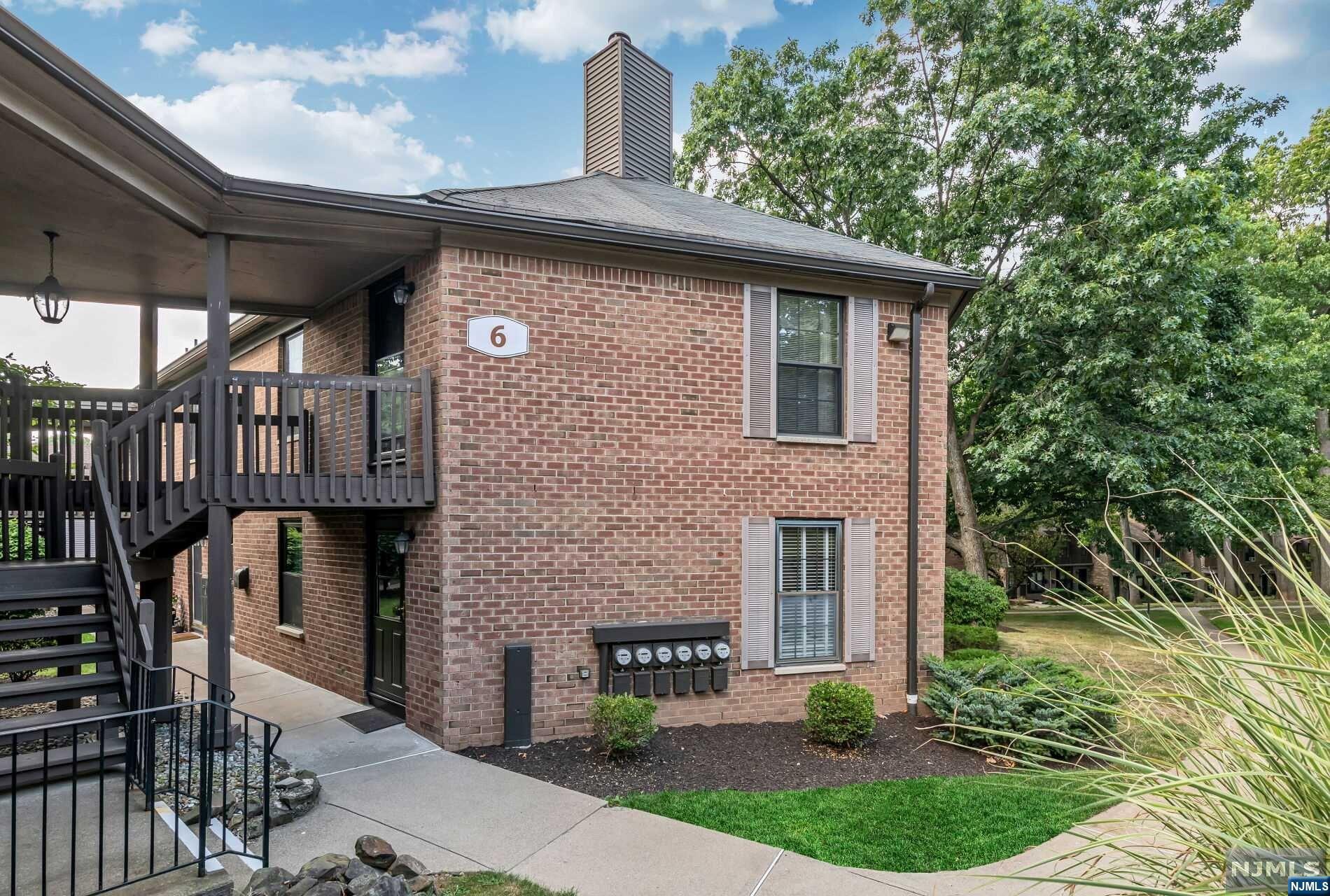 181 Long Hill Road