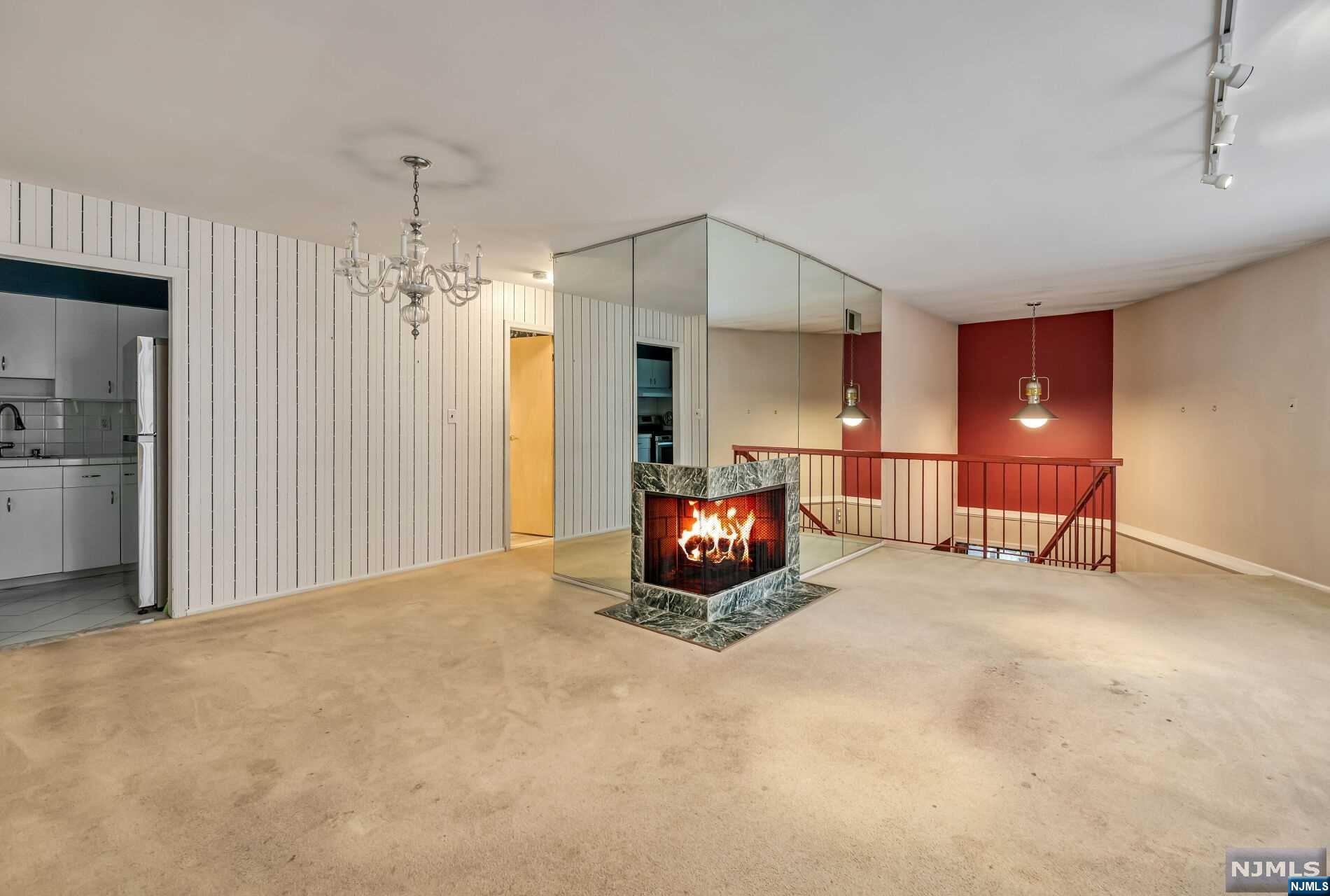 181 Long Hill Road