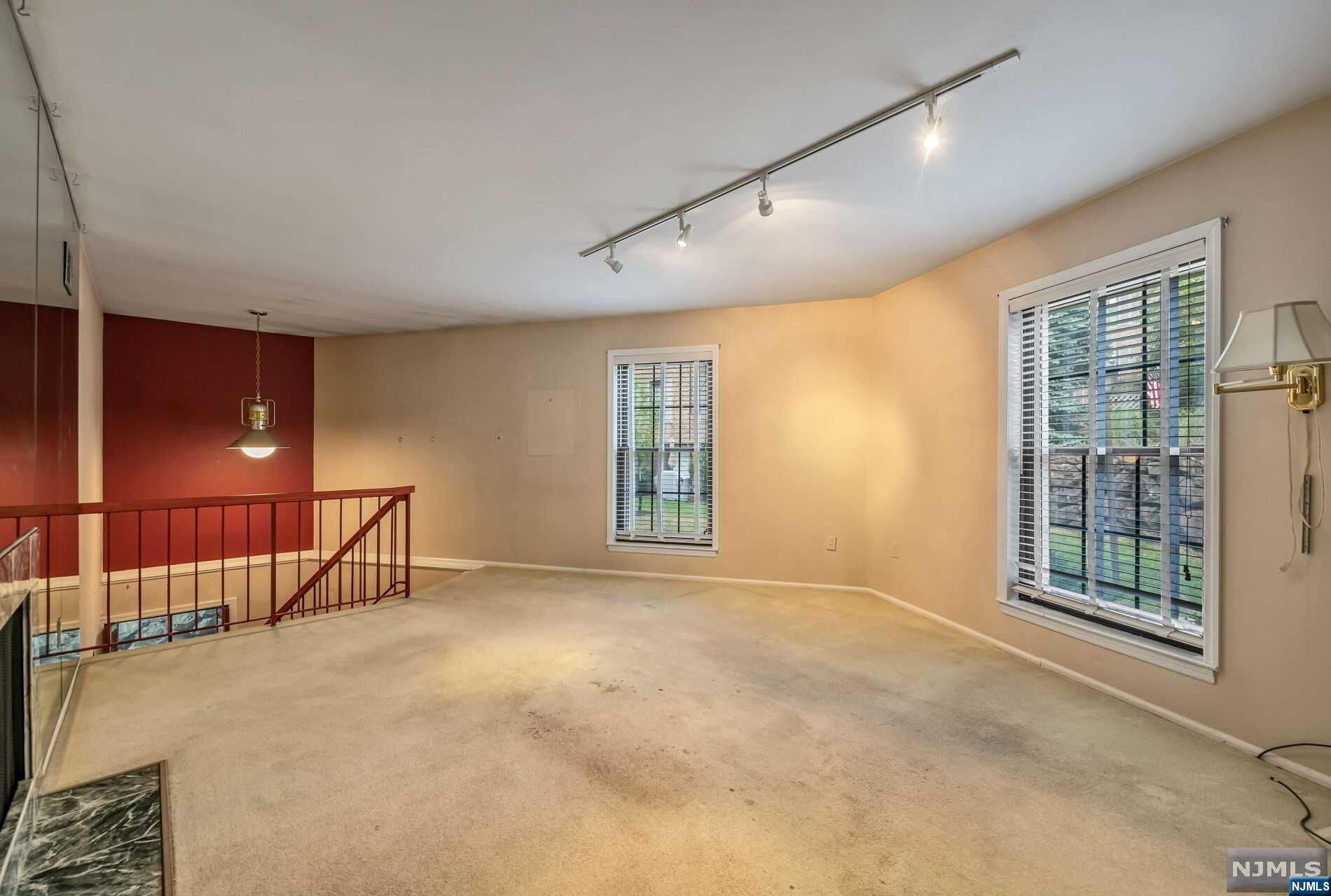 181 Long Hill Road