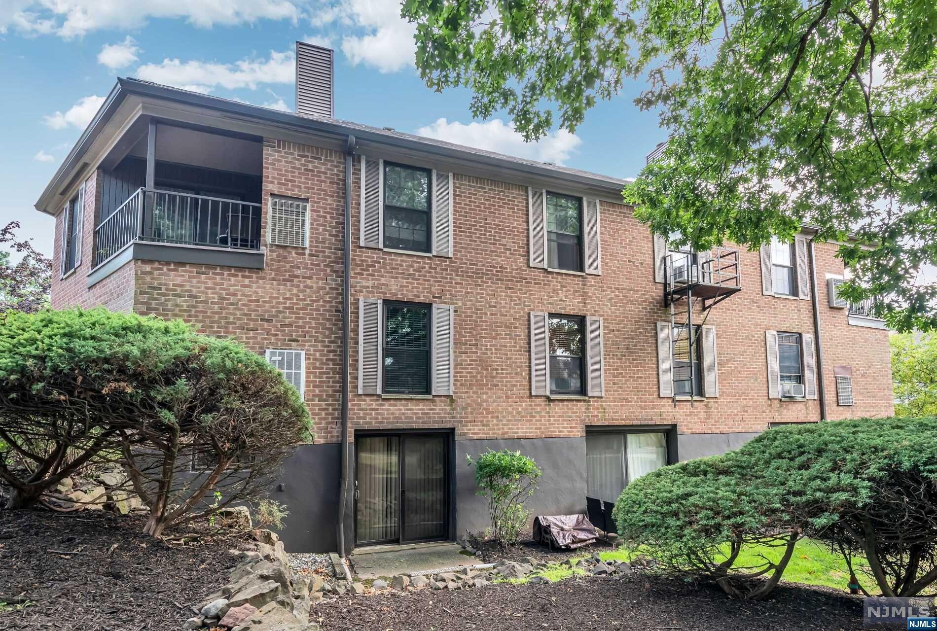 181 Long Hill Road