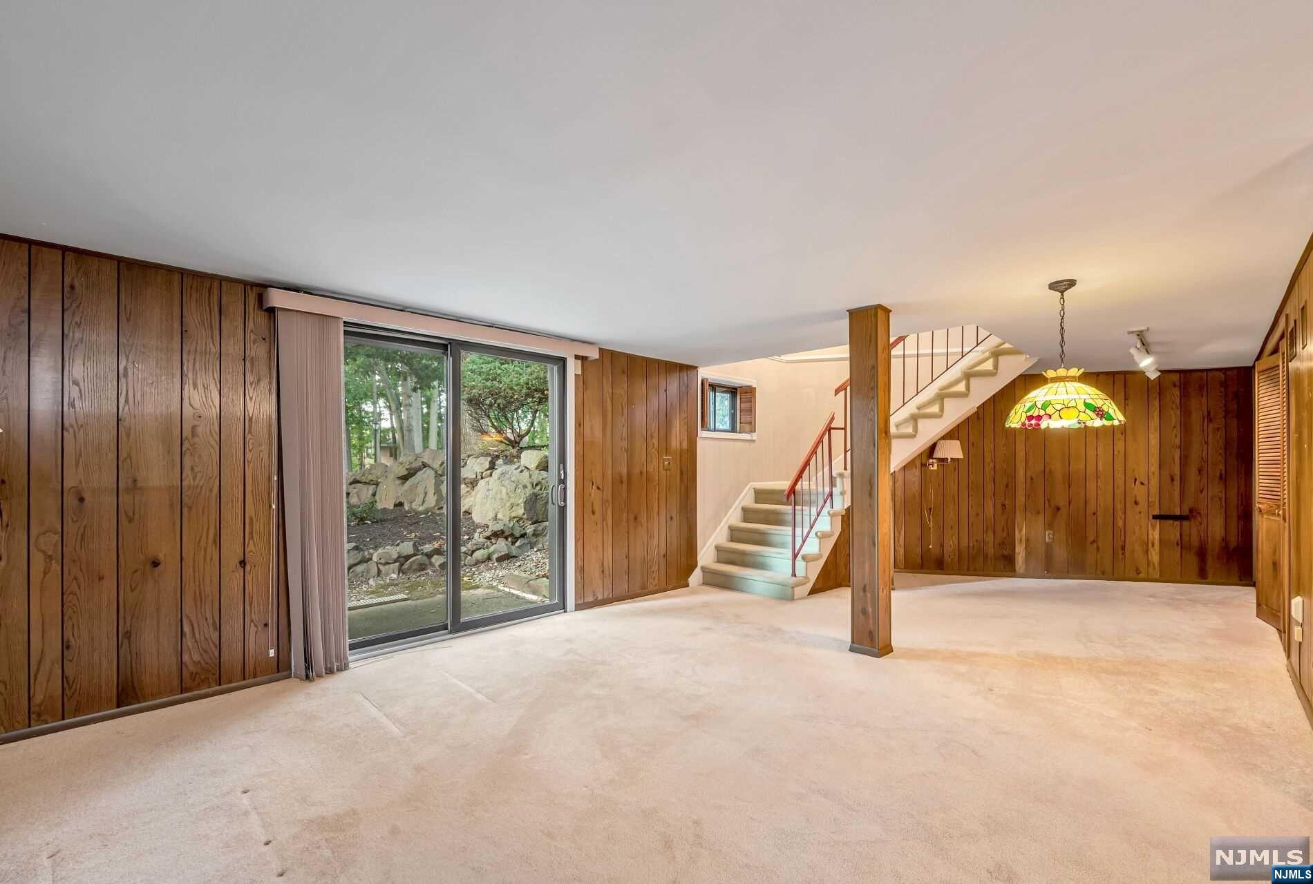 181 Long Hill Road