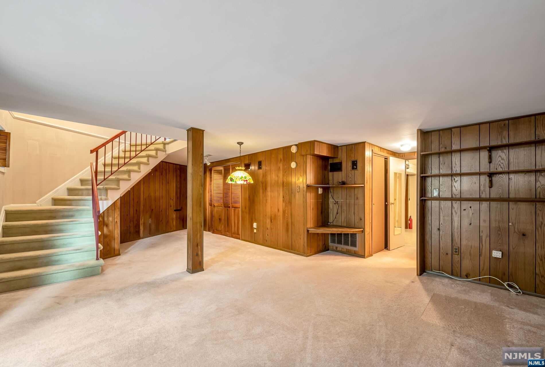 181 Long Hill Road