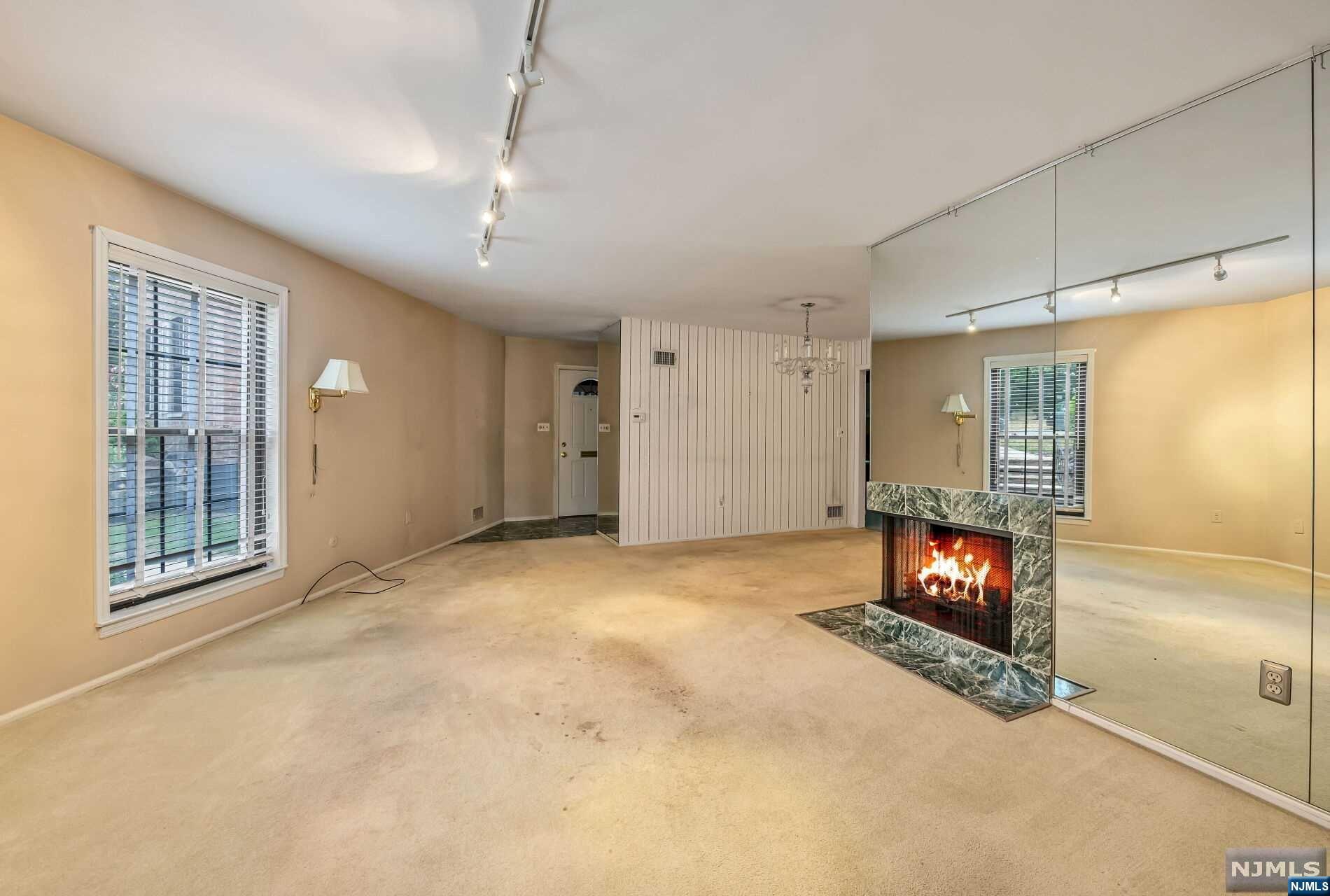 181 Long Hill Road