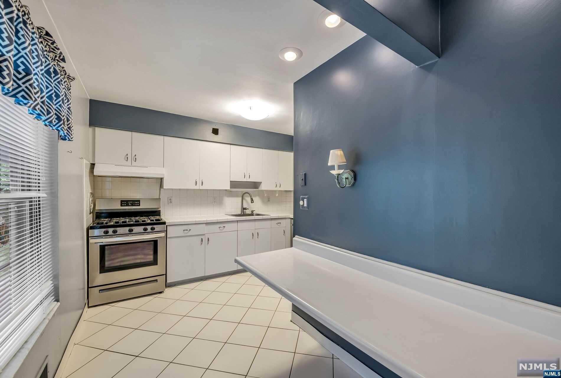 181 Long Hill Road