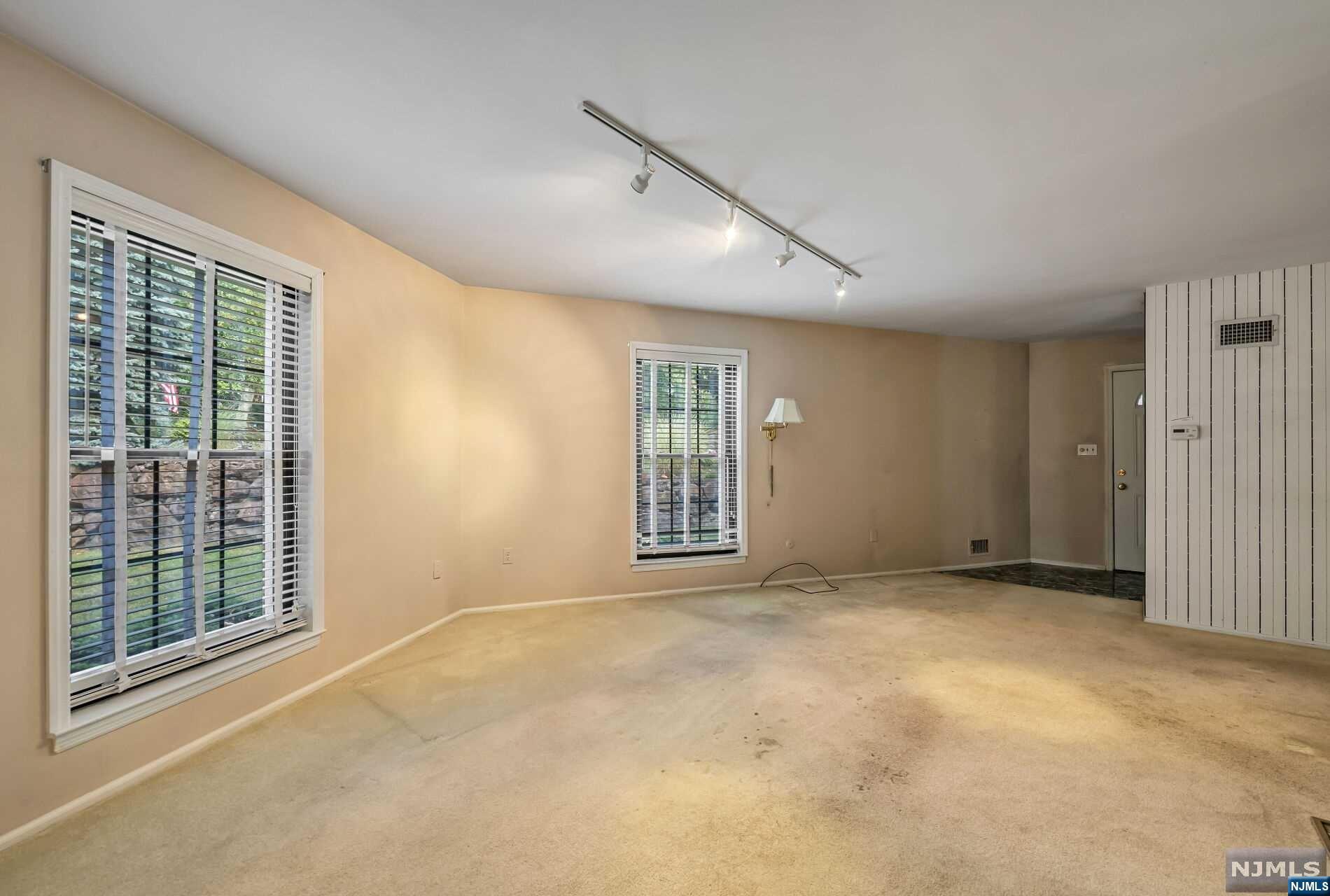 181 Long Hill Road