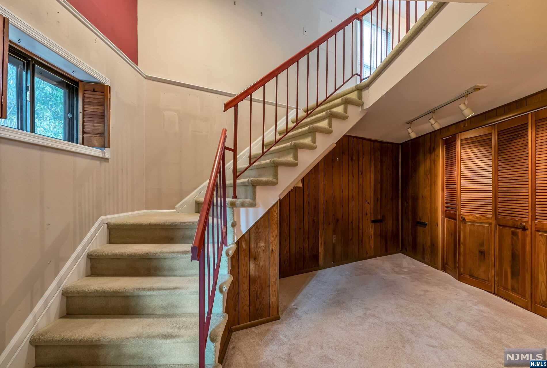 181 Long Hill Road