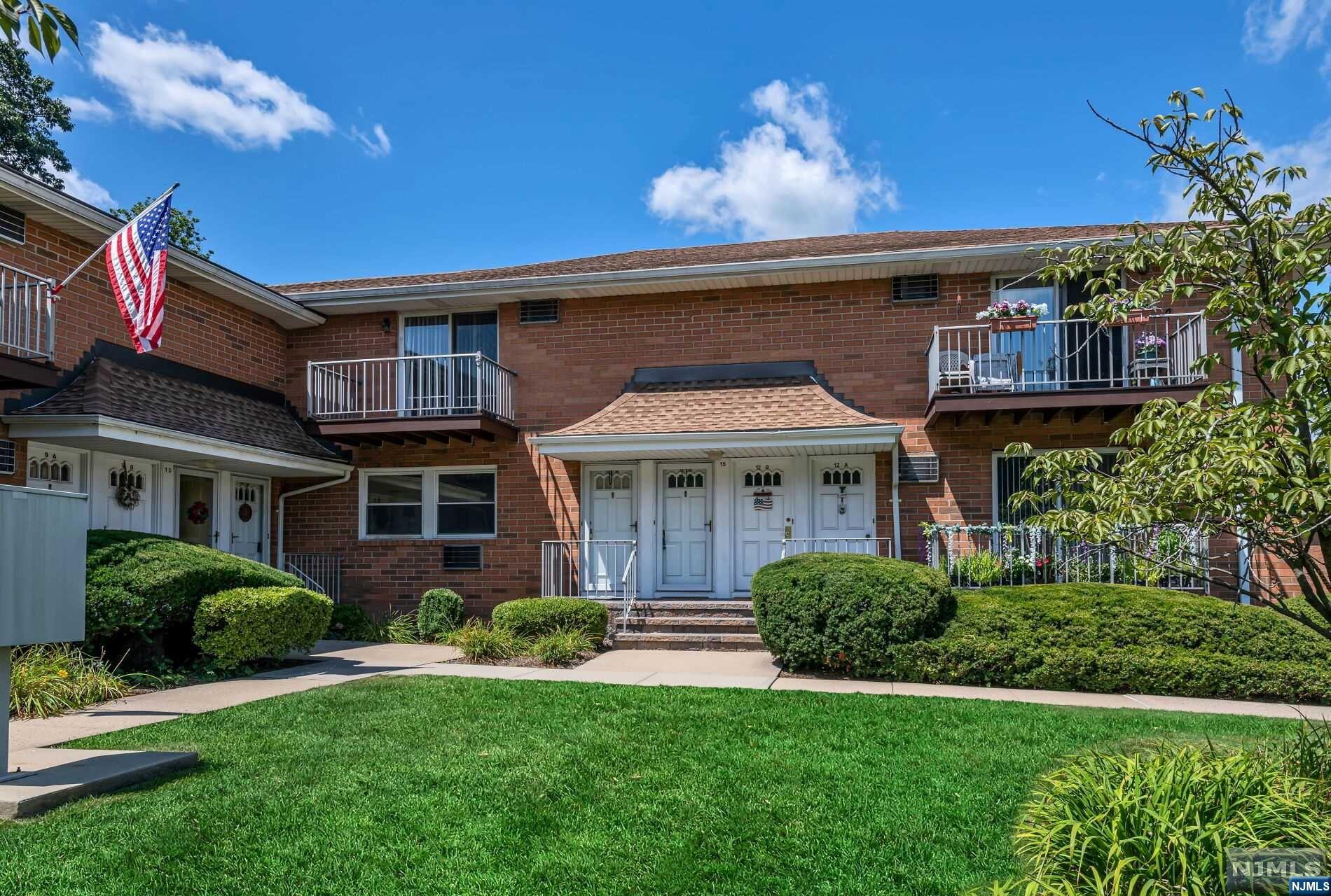 15 Cottage Street 11B