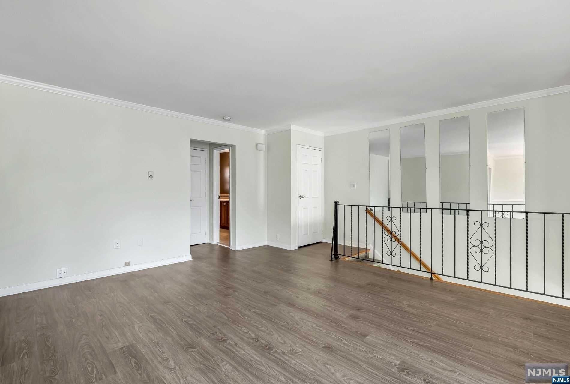 15 Cottage Street 11B