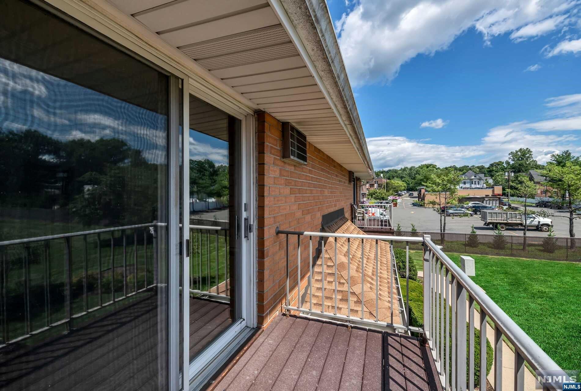 15 Cottage Street 11B