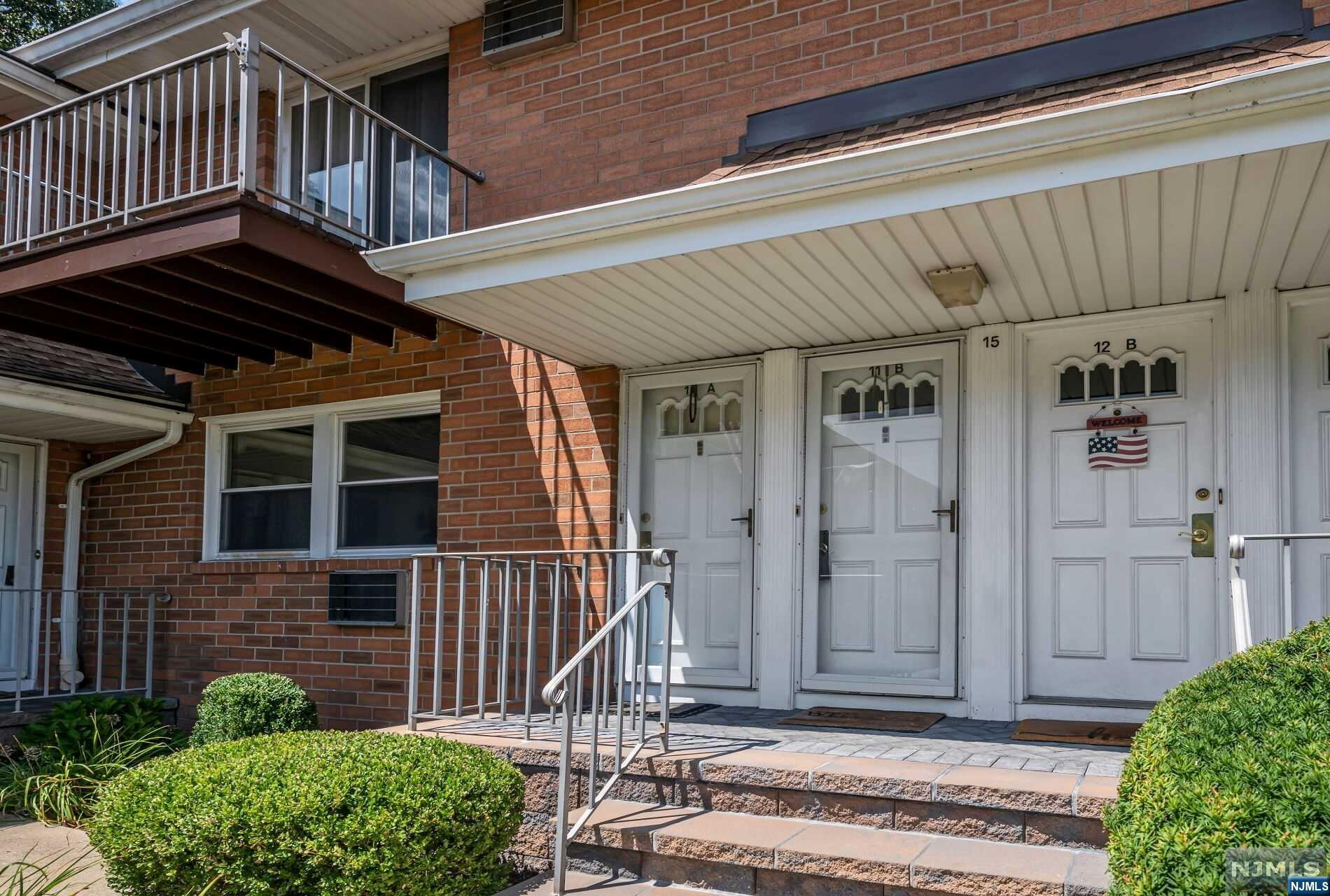 15 Cottage Street 11B