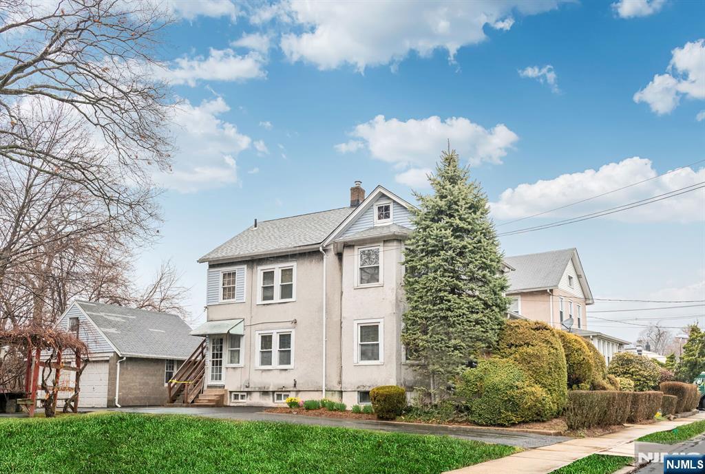 30 Walter Hammond Place