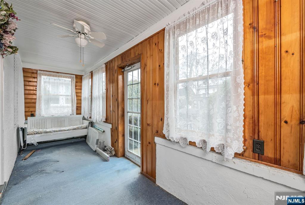 30 Walter Hammond Place