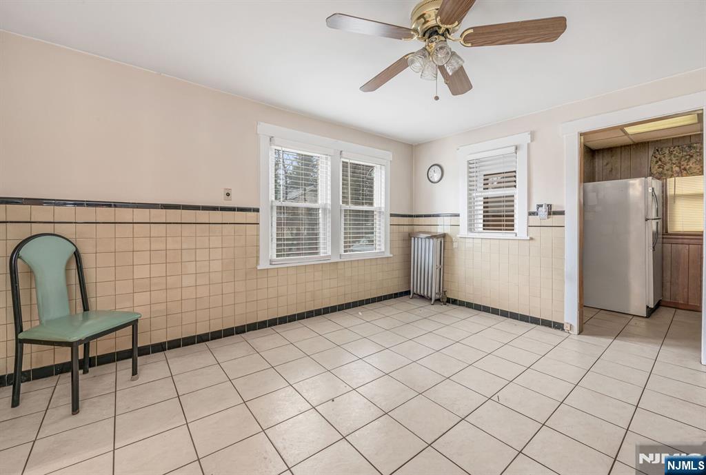 30 Walter Hammond Place