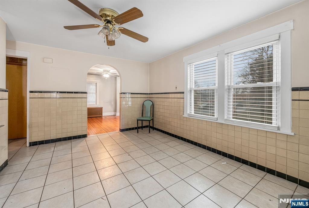 30 Walter Hammond Place