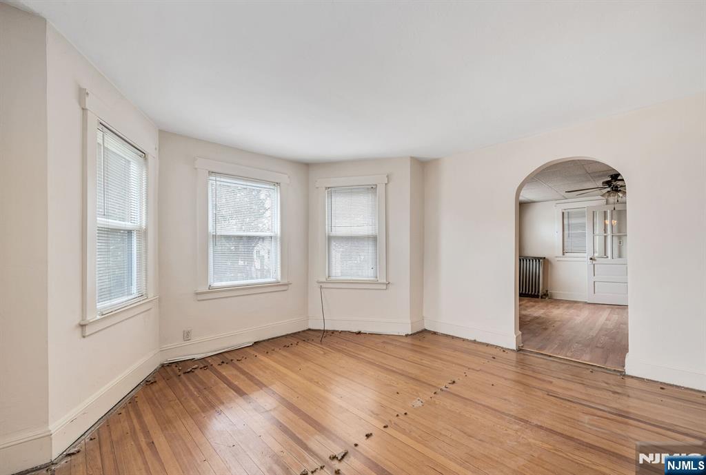 30 Walter Hammond Place