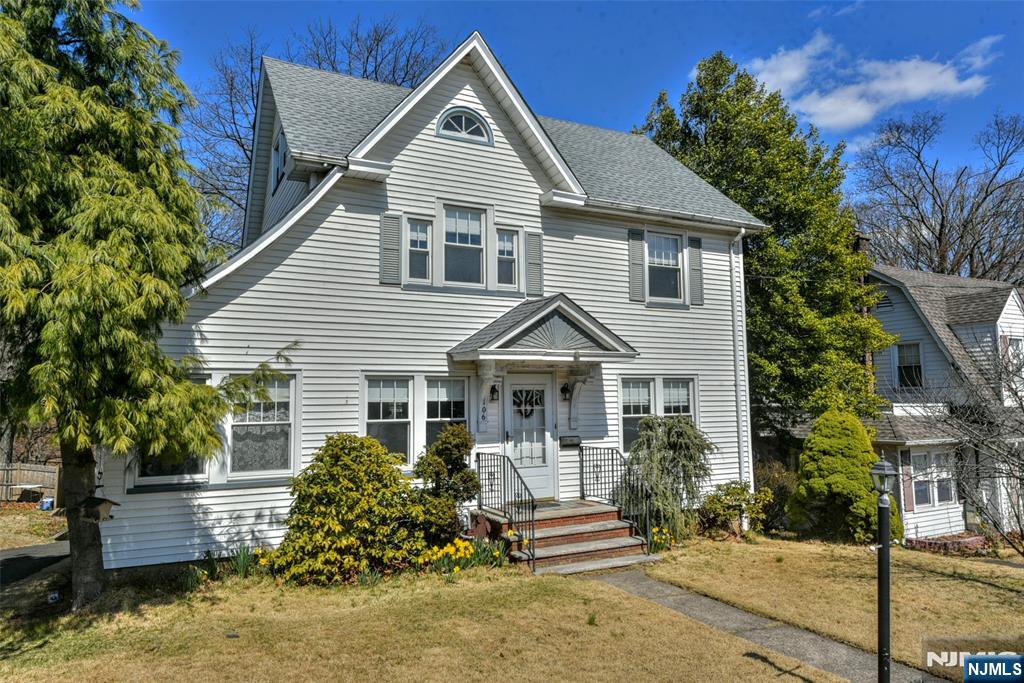 106 W Avenue
