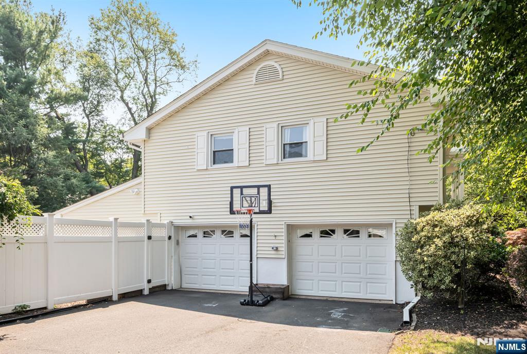 440 Yuhas Drive