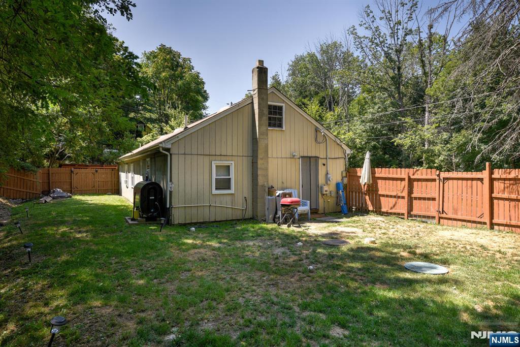 605 County Road 565