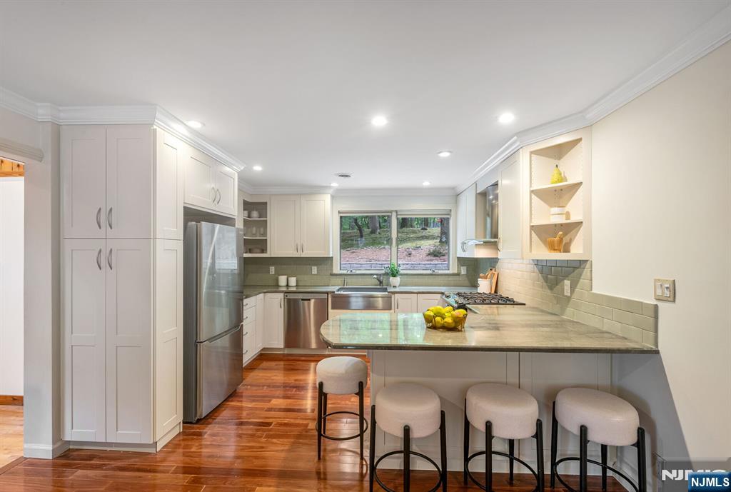 26 Murray Avenue