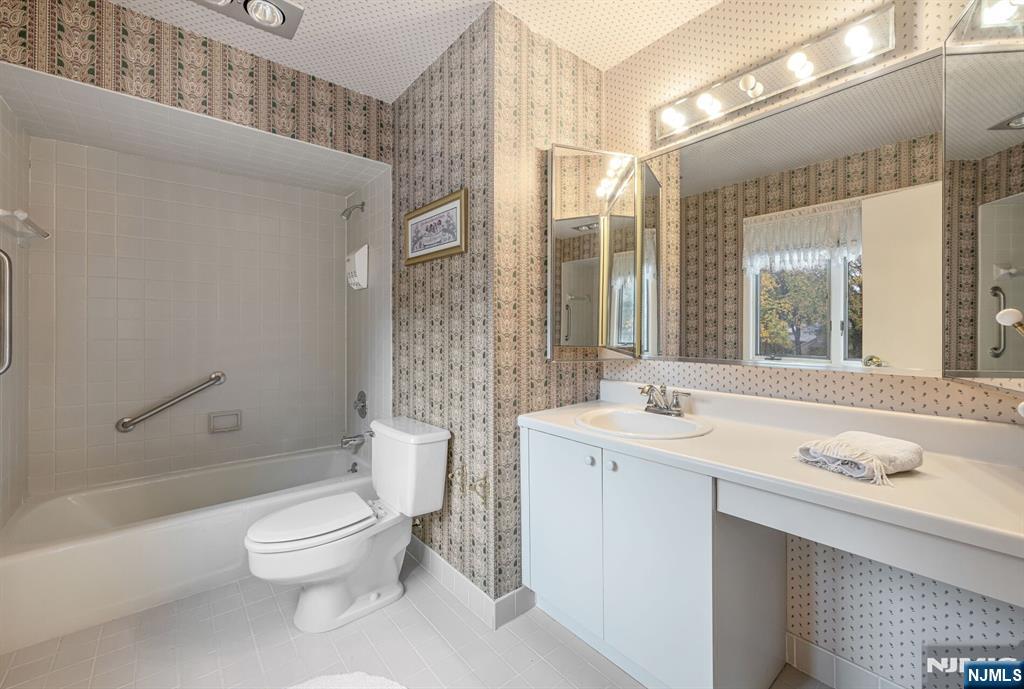 444B Bromley Place B