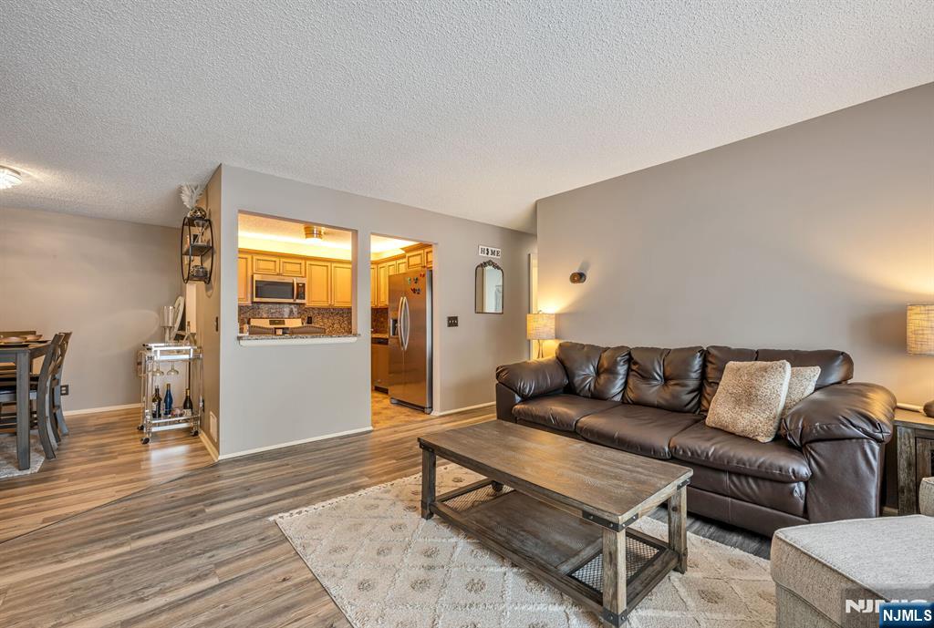 197 Robertson Way 917