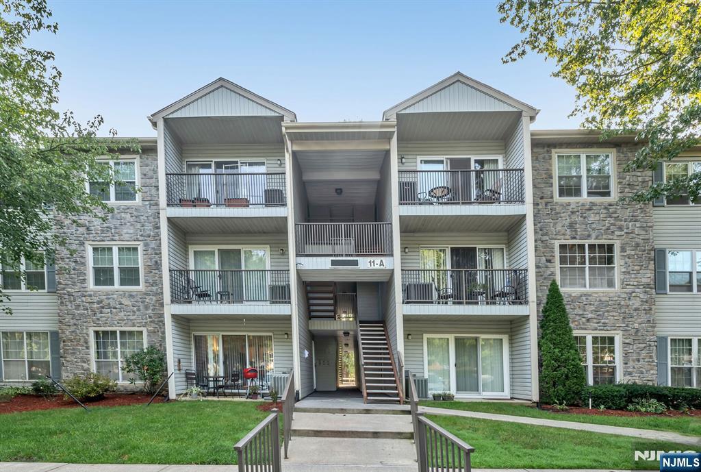 197 Robertson Way 917