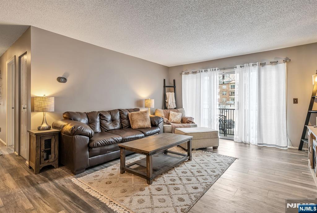 197 Robertson Way 917