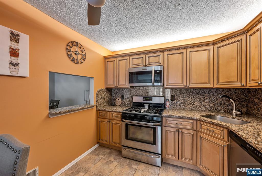 197 Robertson Way 917