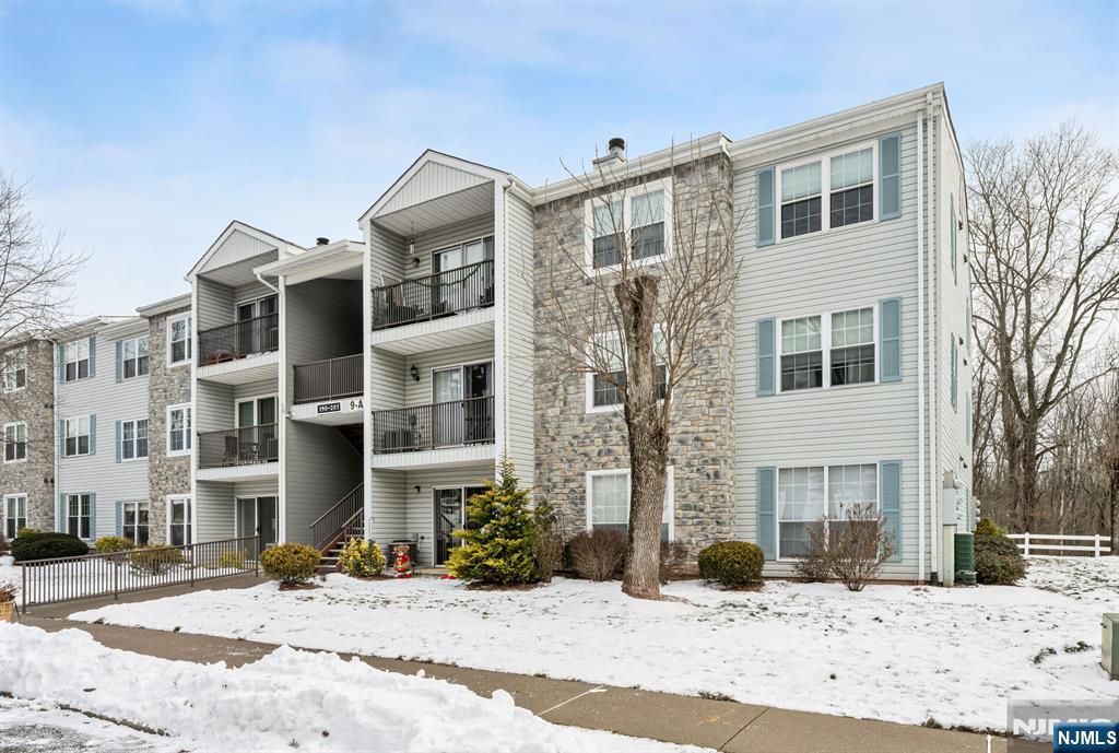 197 Robertson Way 917