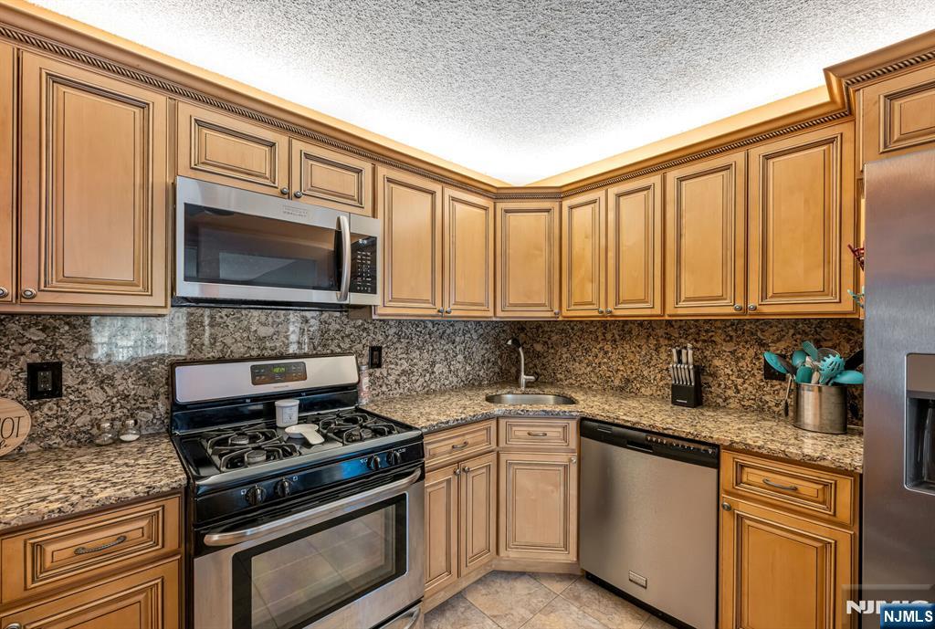 197 Robertson Way 917